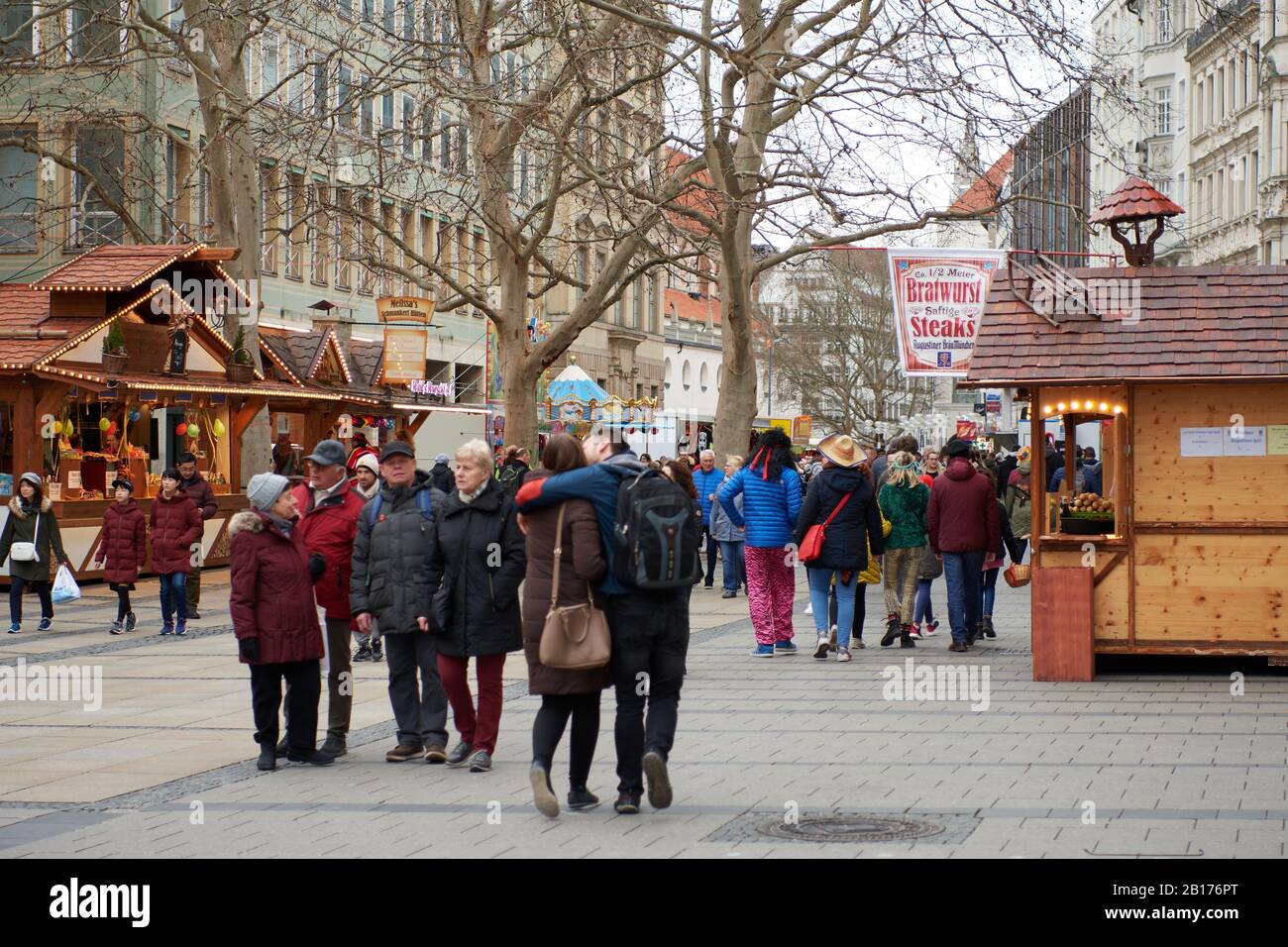 Monaco di Baviera, Germania - 23 febbraio 2020: La stagione del carnevale è un evento popolare a Monaco e inizia già la domenica con animazioni di strada, stand e. Foto Stock