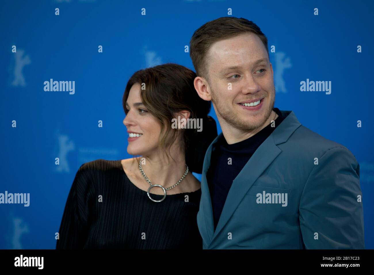 Attrice Callie Hernandez e attore Joe Cole alla fotocellula per il film