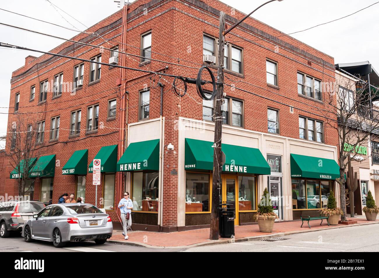 Il negozio Henne Jeweler in Walnut Street nel quartiere Shadyside. Gioielli di alta qualità e orologi Rolex possono essere acquistati qui, Pittsburgh, PA, USA Foto Stock