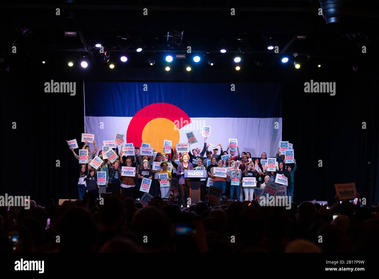 Denver, Stati Uniti. 23rd Feb, 2020. Elizabeth Warren parla ai sostenitori della sua campagna al Fillmore Auditorium di Denver, Colorado. Credito: Il Photo Access/Alamy Live News Foto Stock