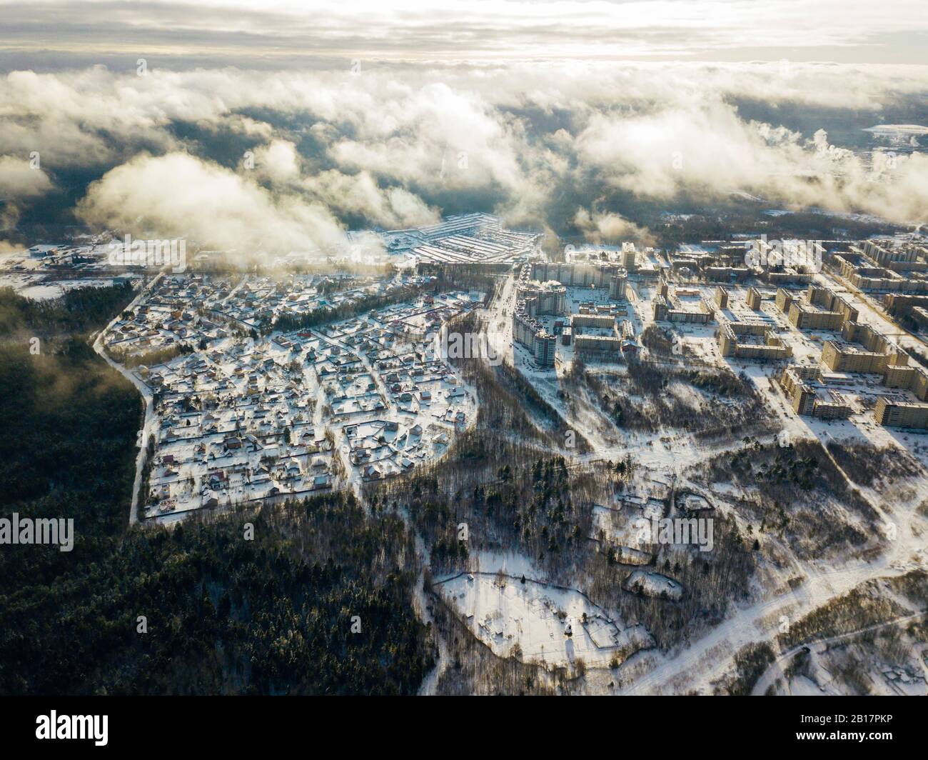 Russia, Regione di Leningrado, Tikhvin, veduta aerea della città in inverno Foto Stock