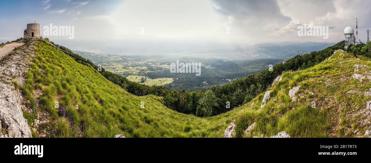Vista dal mountian Vojak sul Parco Naturale Ucka, Istria, Croazia Foto Stock