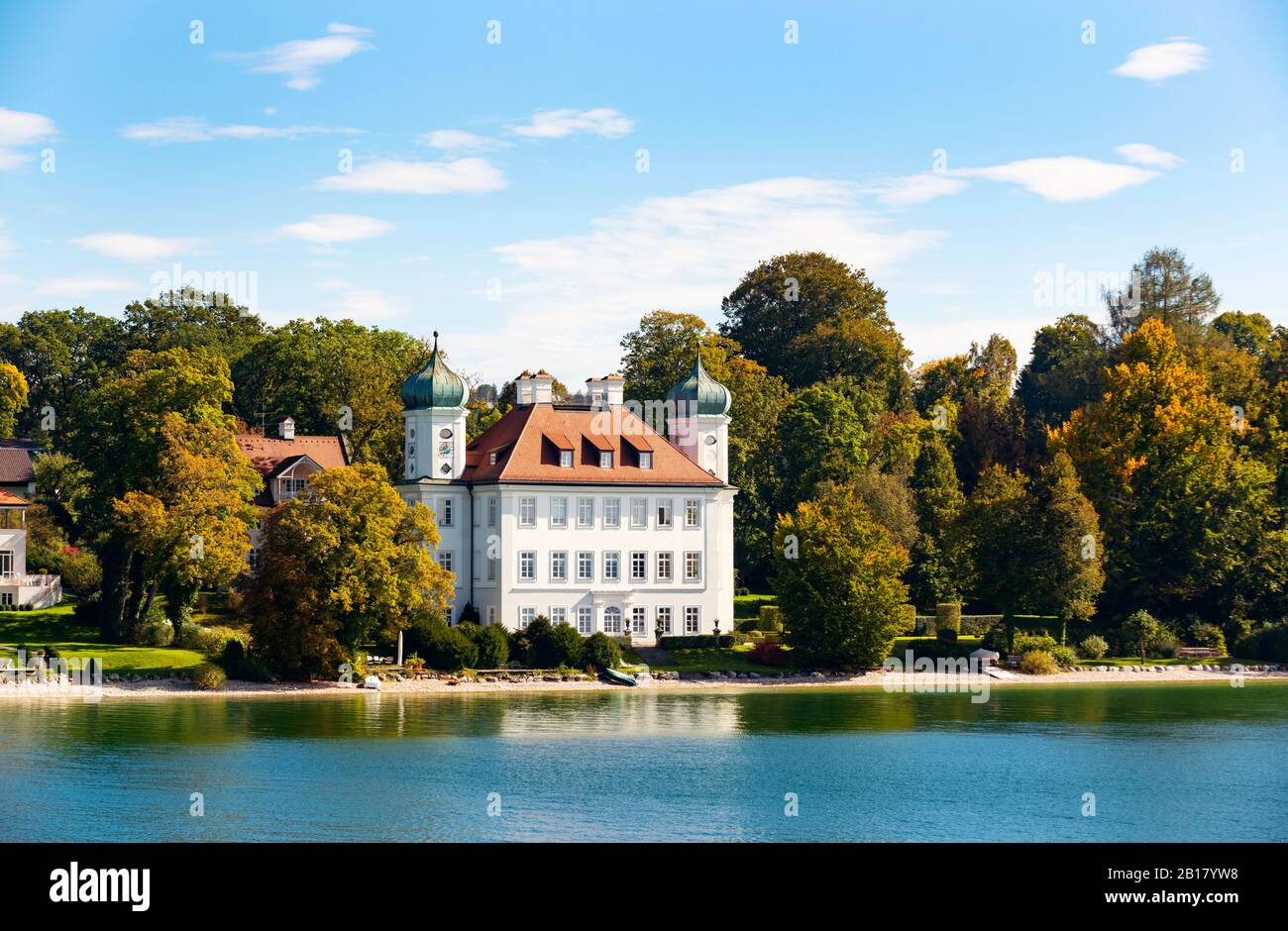 Schloss Ammerland oder Pocci-Schloss bei MŸnsing, Starnberger See, FŸnfseenland, Oberbayern, Bayern, Deutschland Foto Stock