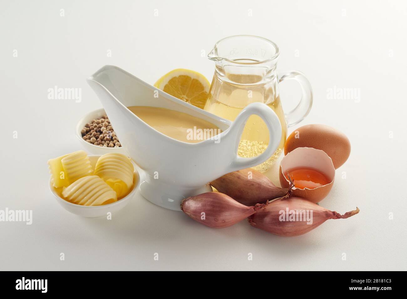 Studio di salsa e ingredienti Hollandaise Foto Stock