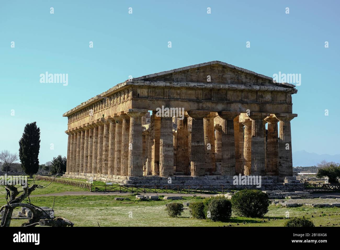 Nettuno Tempio nettuno hera sul sito archeologico greco di Paestum nel sud italia Foto Stock