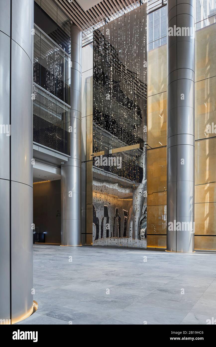 Opere d'arte della lobby. Sixty Martin Place, Sydney, Australia. Architetto: Hassell, 2019. Foto Stock