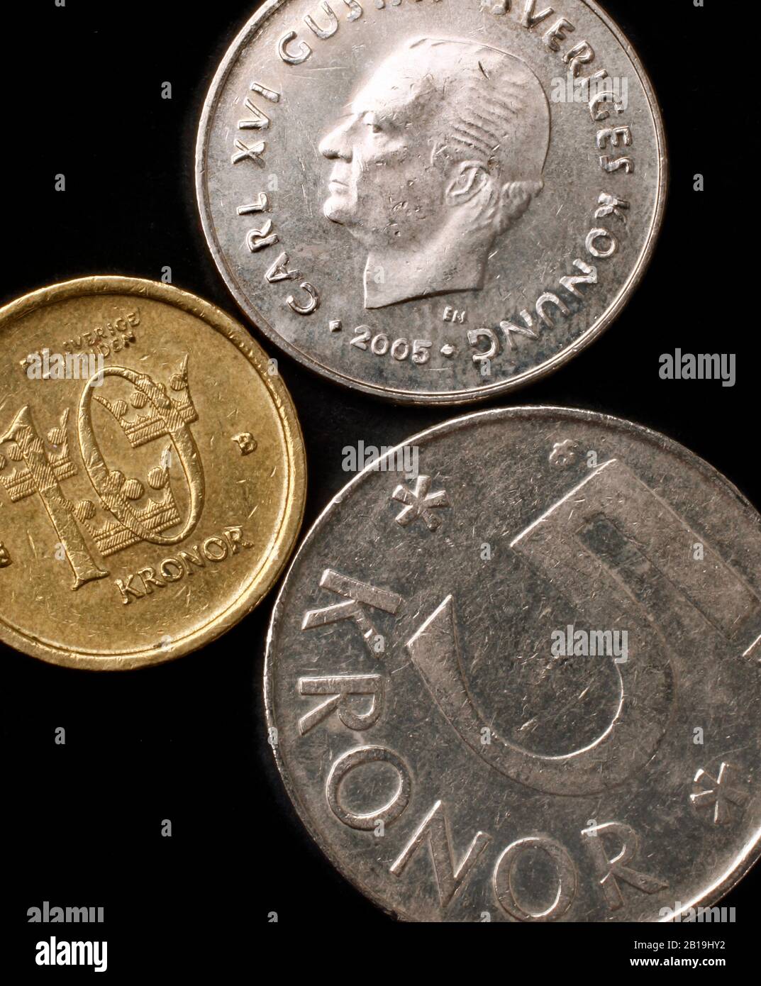 Dieci corone svedesi, una corona svedese e una moneta da cinque corone.  Foto Jeppe Gustafsson Foto stock - Alamy