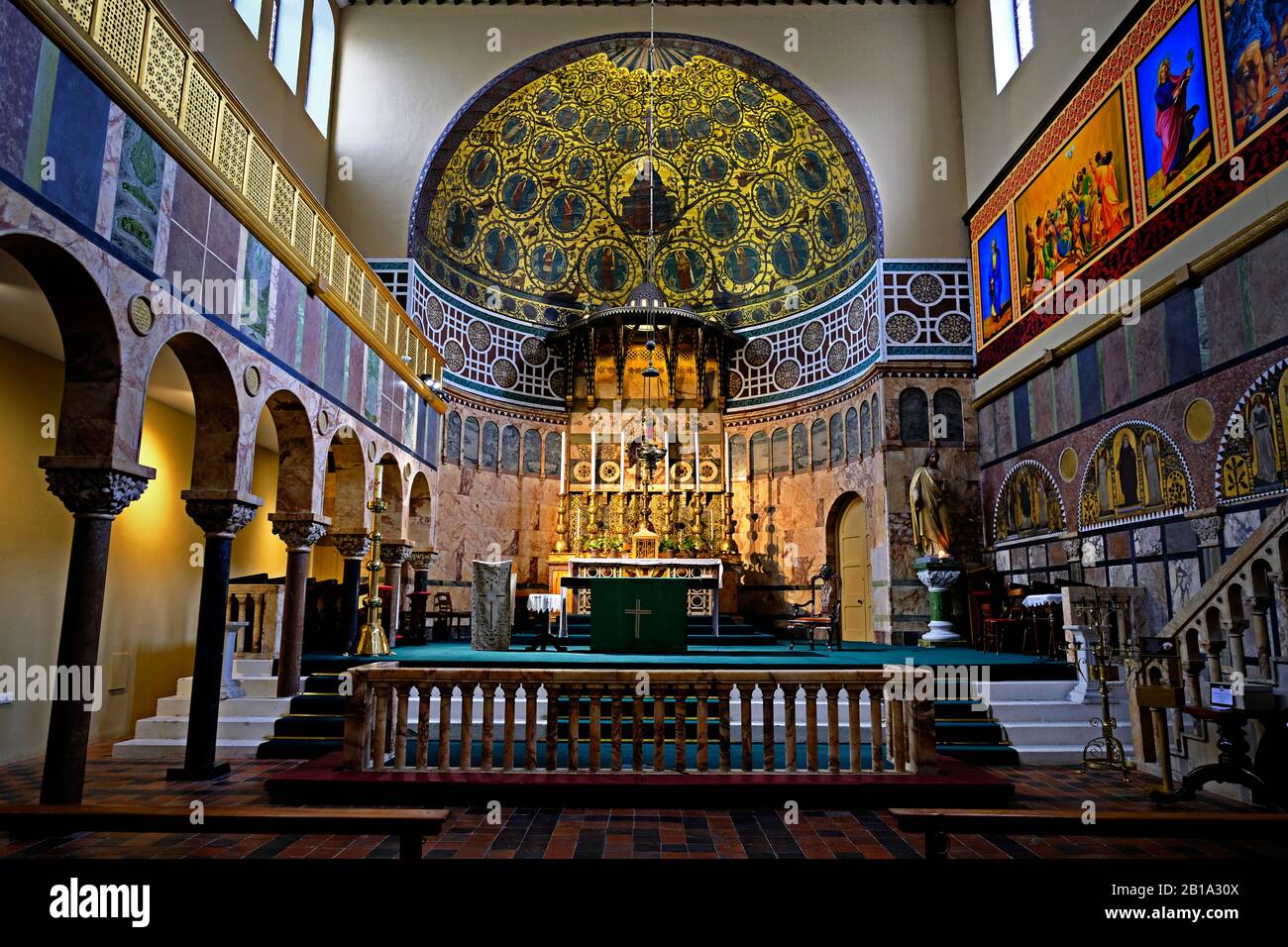 Interno Della Chiesa Universitaria Di Dublino. San Cardinale John Newman Chiesa Cattolica Dublino Irlanda Foto Stock