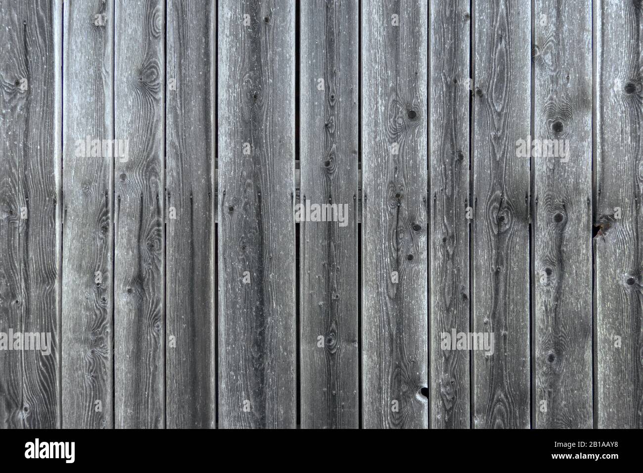 Muro di legno grigio di un fienile Foto Stock Muro di legno grigio di un fienile Foto Stock