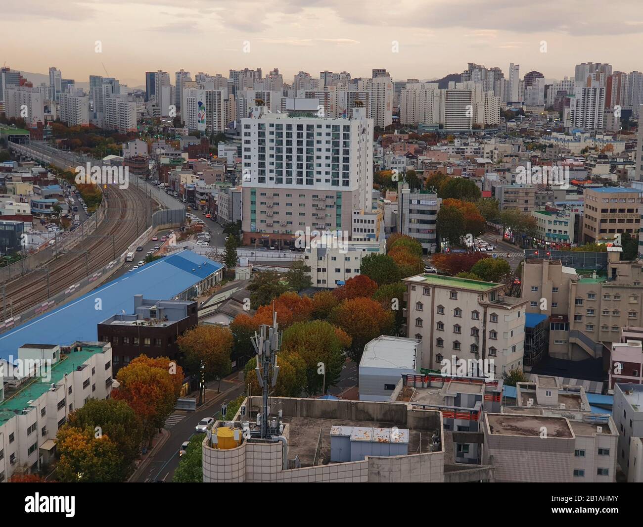 Daegu City in Corea del Sud, Guardando verso il quartiere di Suseong Foto Stock