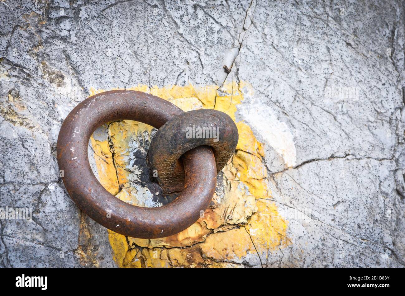 vista ravvicinata della catena vecchia Foto Stock