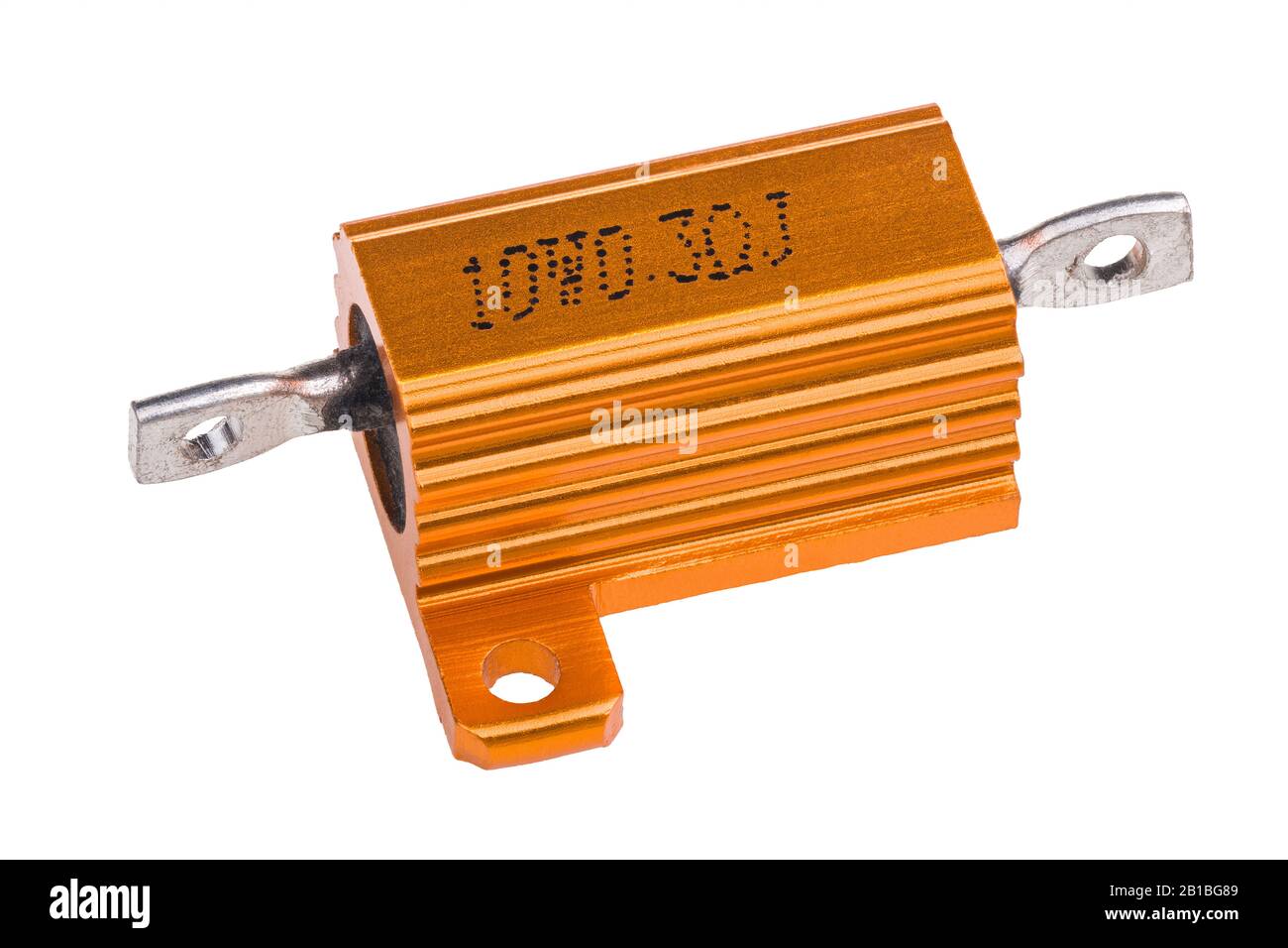Resistore di potenza incassato in alluminio arancione isolato su sfondo bianco. Singolo componente elettronico passivo a due terminali. Dissipatore di calore in alluminio anodizzato. Foto Stock
