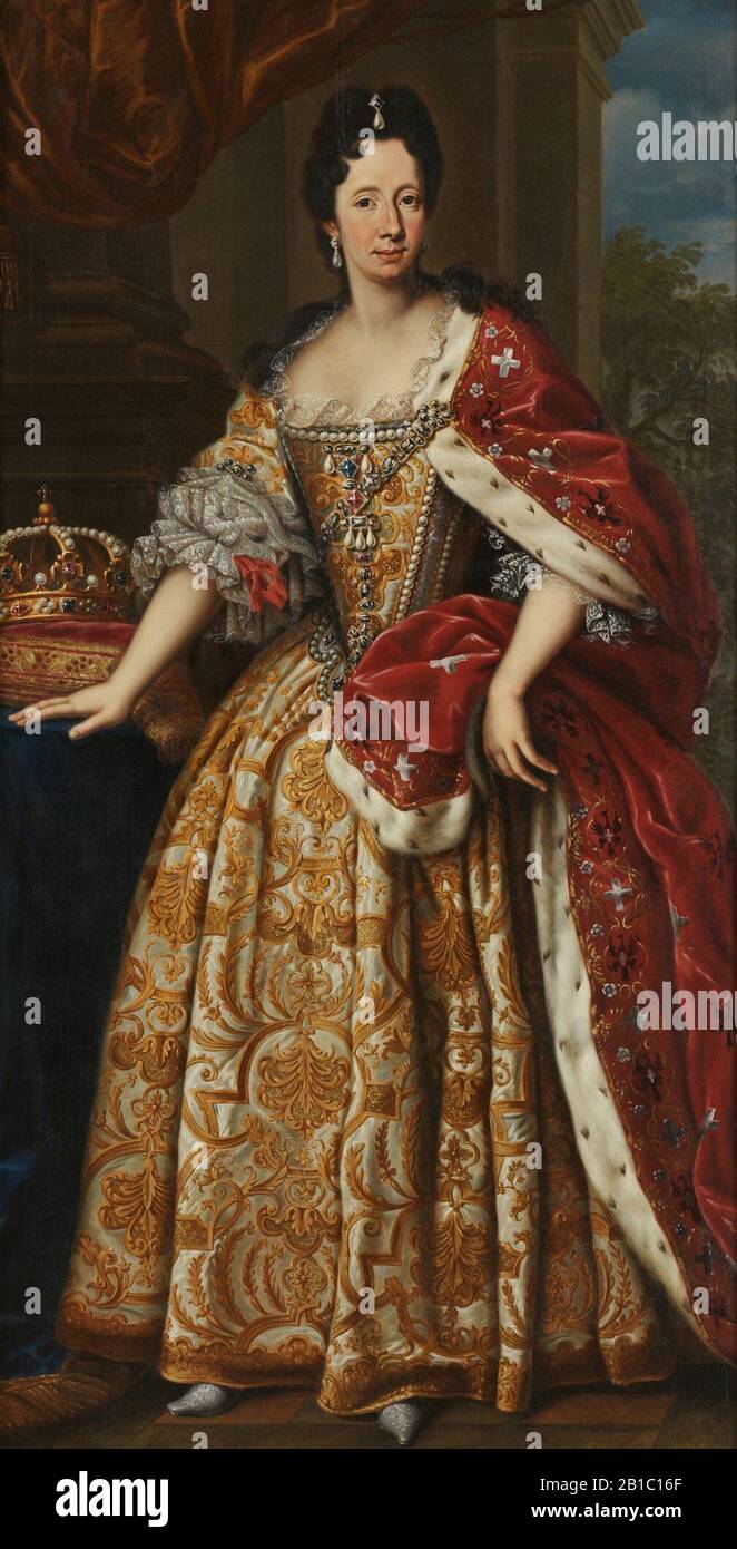 Ritratto completo di Anna Marie d'Orléans come Regina della Sardegna che domina la corona sarda e indossa abiti cerimoniali savoiardi di un artista sconosciuto (Castello reale di Racconigi). Foto Stock