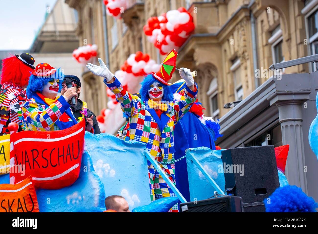Rose Lunedi processione a DŸsseldorf, carnevale di strada, carri, clown, Foto Stock