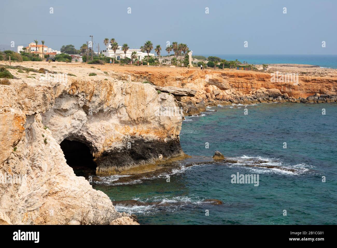 Grotte marine al Love Bridge, Ayia Napa, Cipro. 2019 Foto Stock