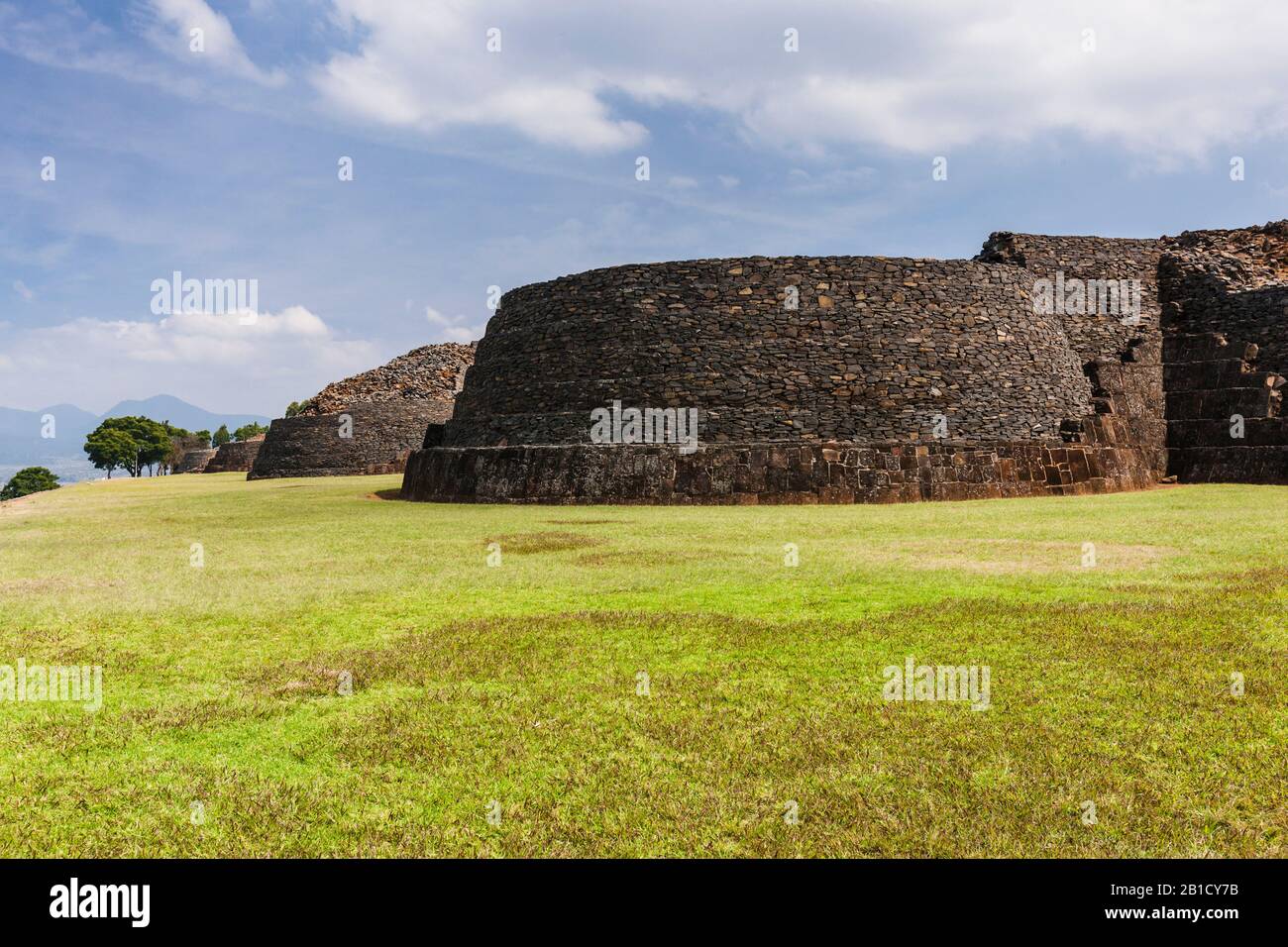 Piramidi di Yacata, sito archeologico di Tzintzuntzan, stato di Michoacan, Messico, America Centrale Foto Stock