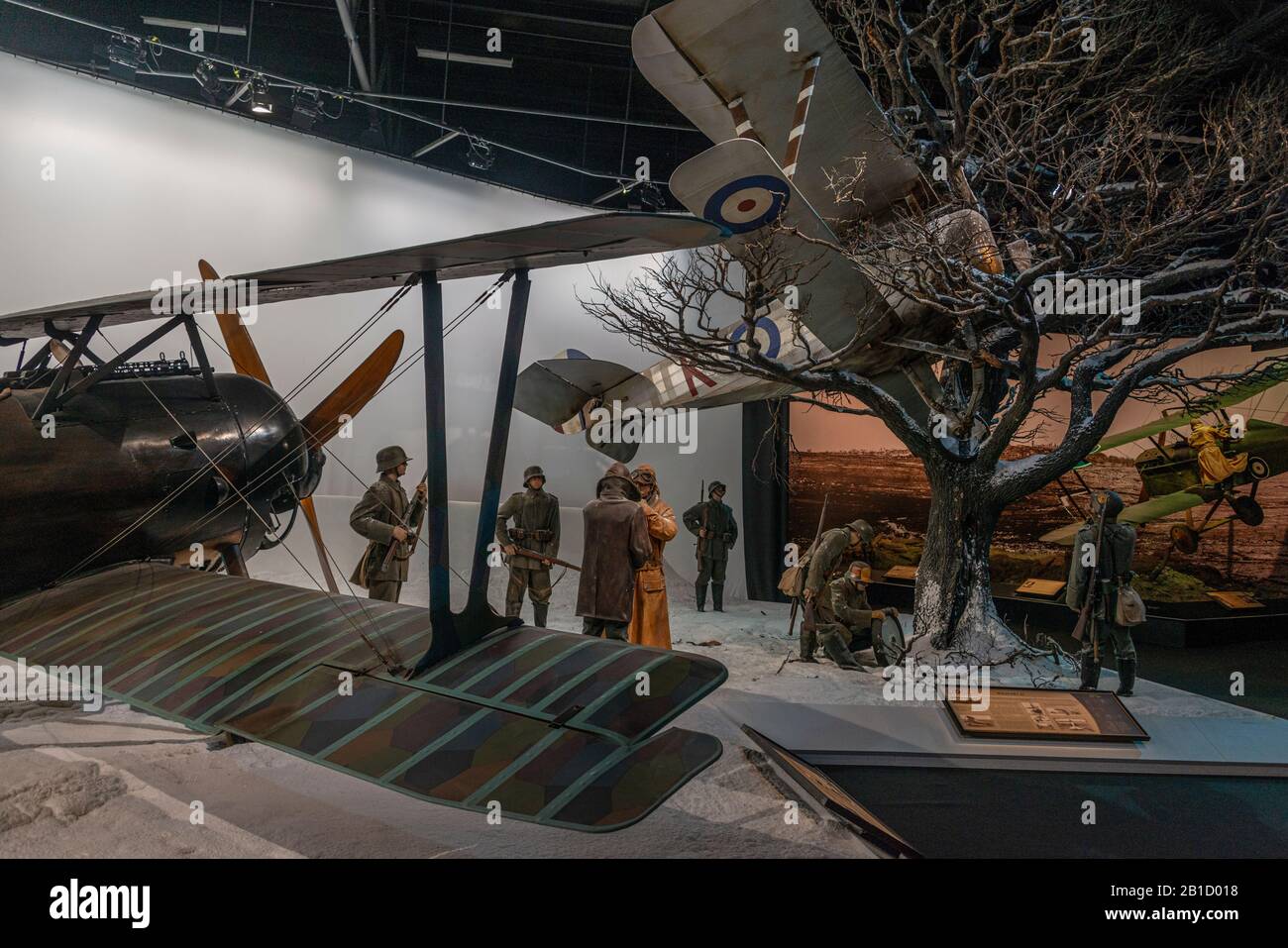 Una mostra WWI di un Nuieport schiantato al Museo del Patrimonio dell'Aviazione a Omaka, Marlborough Nuova Zelanda. Foto Stock
