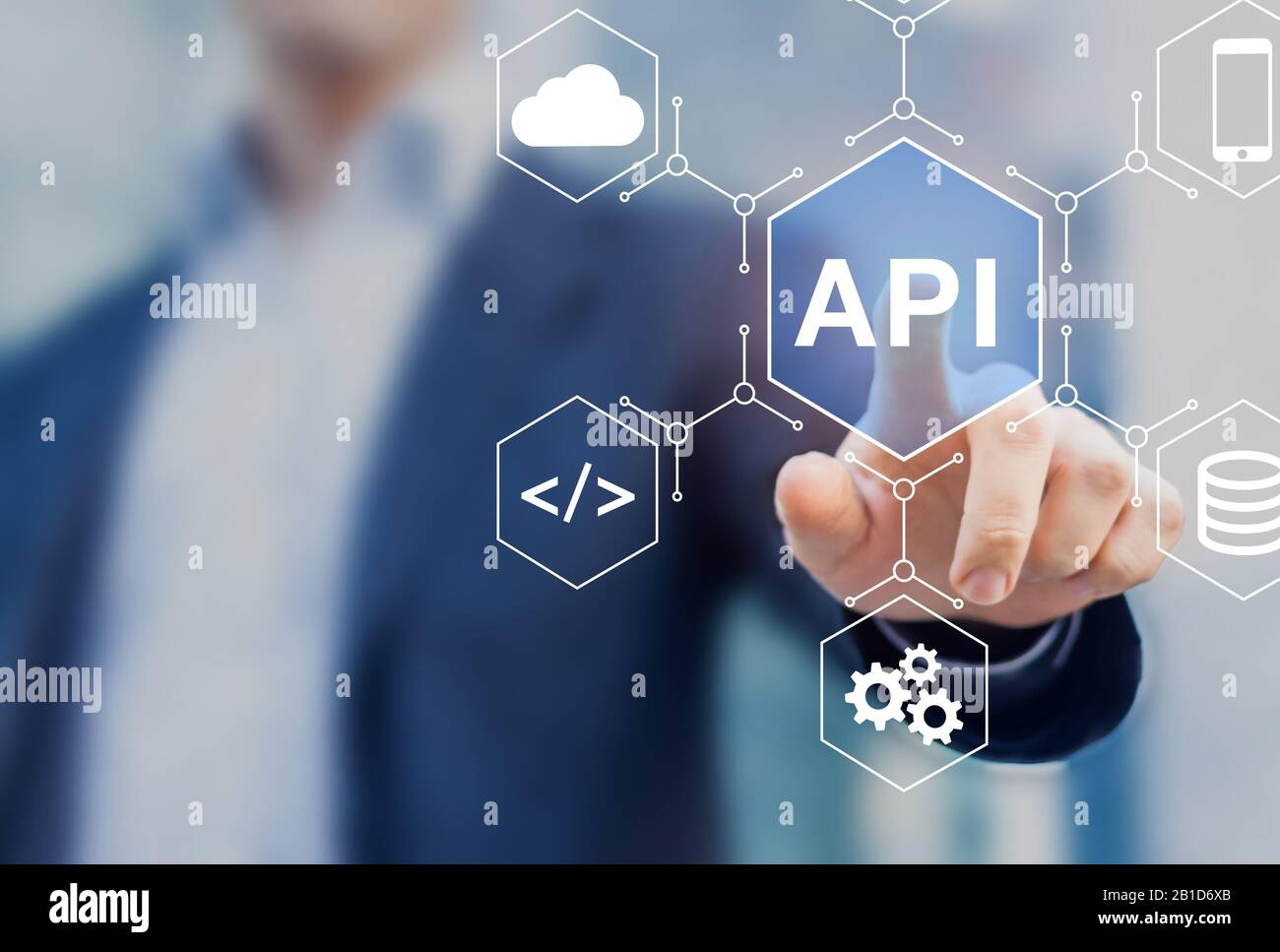 API Application Programming Interface collega i servizi su Internet e consente la comunicazione dei dati di rete, il concetto di contatto del tecnico software per IoT, c Foto Stock