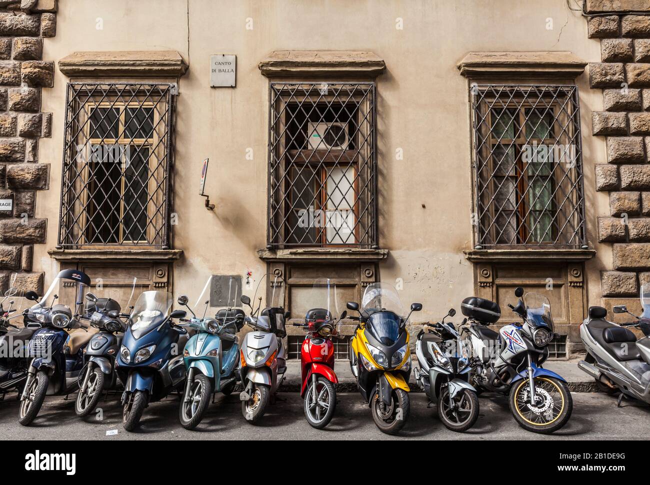 Line up di scooter, Firenze, Italia. Foto Stock