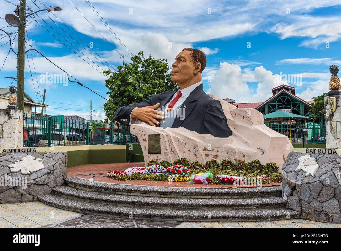 St John's, Antigua e Barbuda - 18 dicembre 2018: Monumento dedicato a Sir Vere Cornwall Bird (padre della nazione), St. John's, Antigua, West Ind Foto Stock