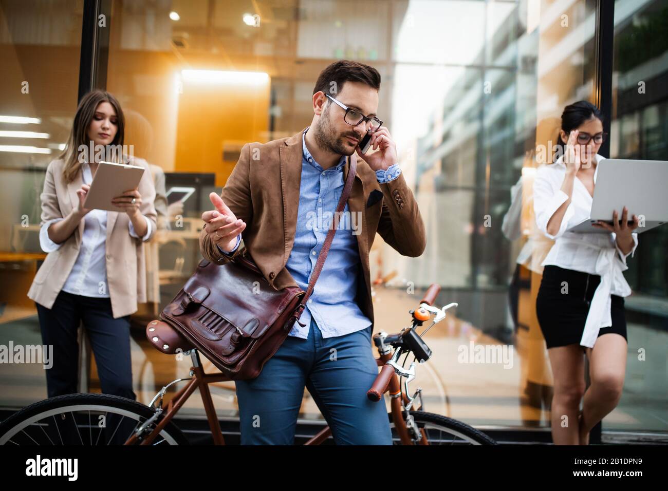 Il team di Business dispositivo digitale tecnologia concetto di collegamento Foto Stock