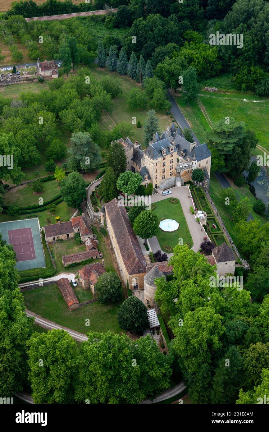 Arial vista di Chateau Fayrac preso da una mongolfiera Dordogne Francia vista di Chateau Fayrac Dordogna Francia Foto Stock
