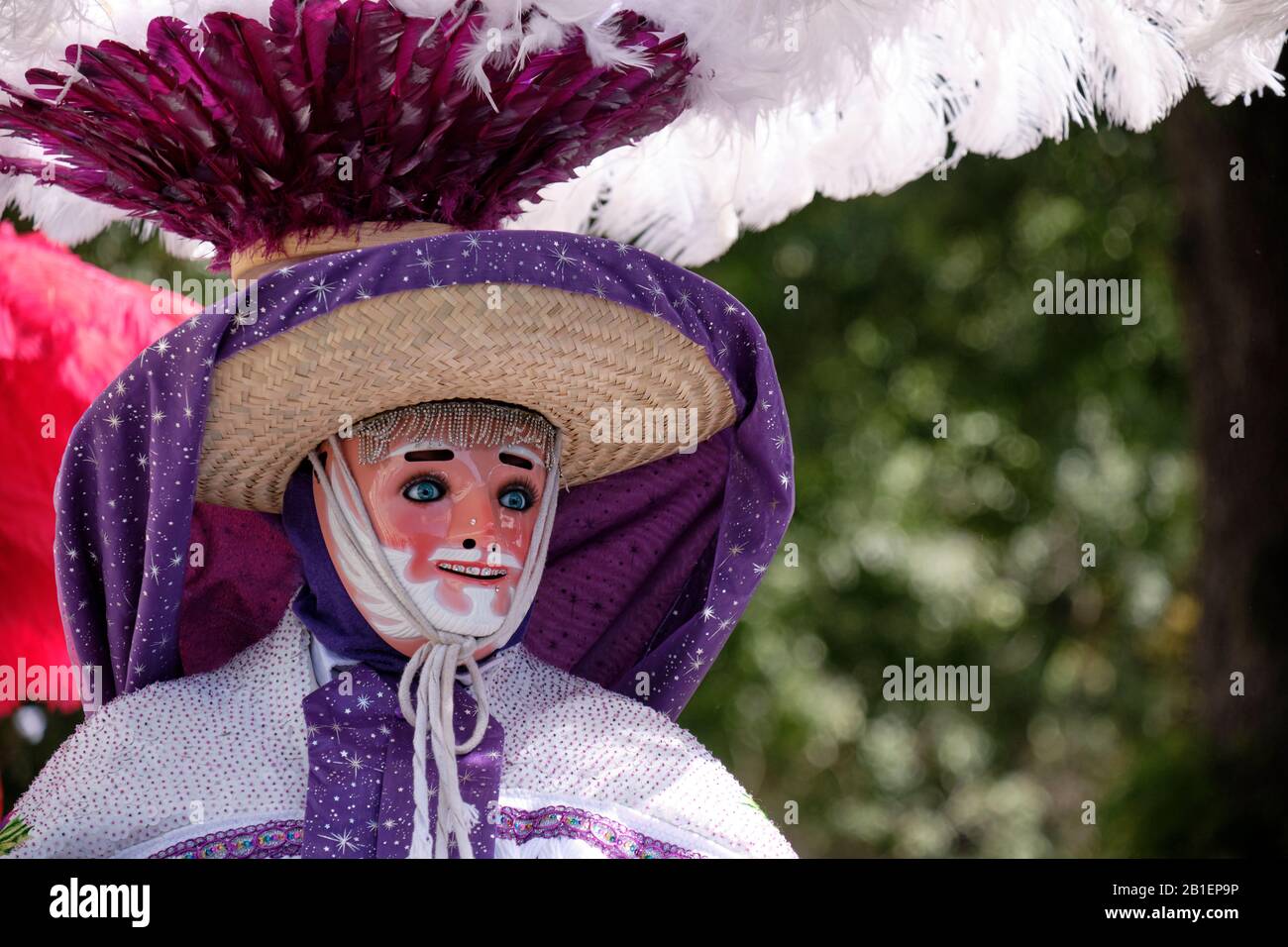 Messicano abbigliamento tradizionale, da una femmina di ballerina, close up  Foto stock - Alamy