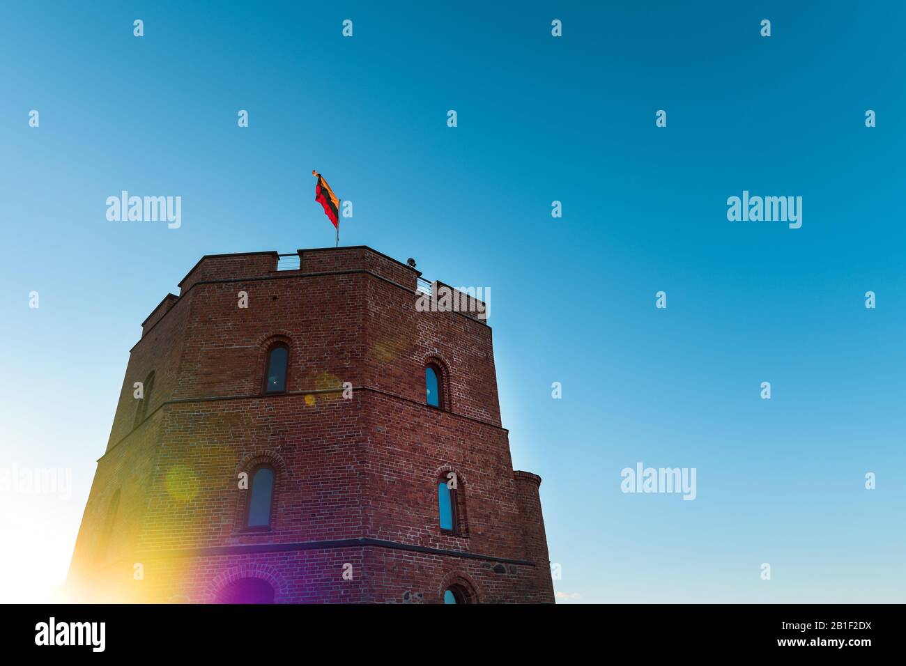 Gediminas Castello punto di riferimento a Vilnius nel luminoso giorno Foto Stock