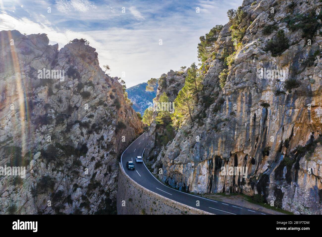 Strada di montagna ma-2130 al Coll de Sa Bataia nella Serra de Tramuntana, vista aerea, Maiorca, Isole Baleari, Spagna Foto Stock
