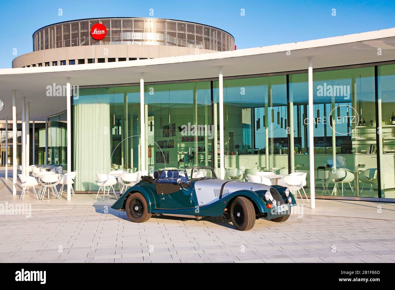 Morgan Roadster Brooklands Edition, Leitz Park E Leitz Cafe, Wetzlar, Hesse, Germania Foto Stock