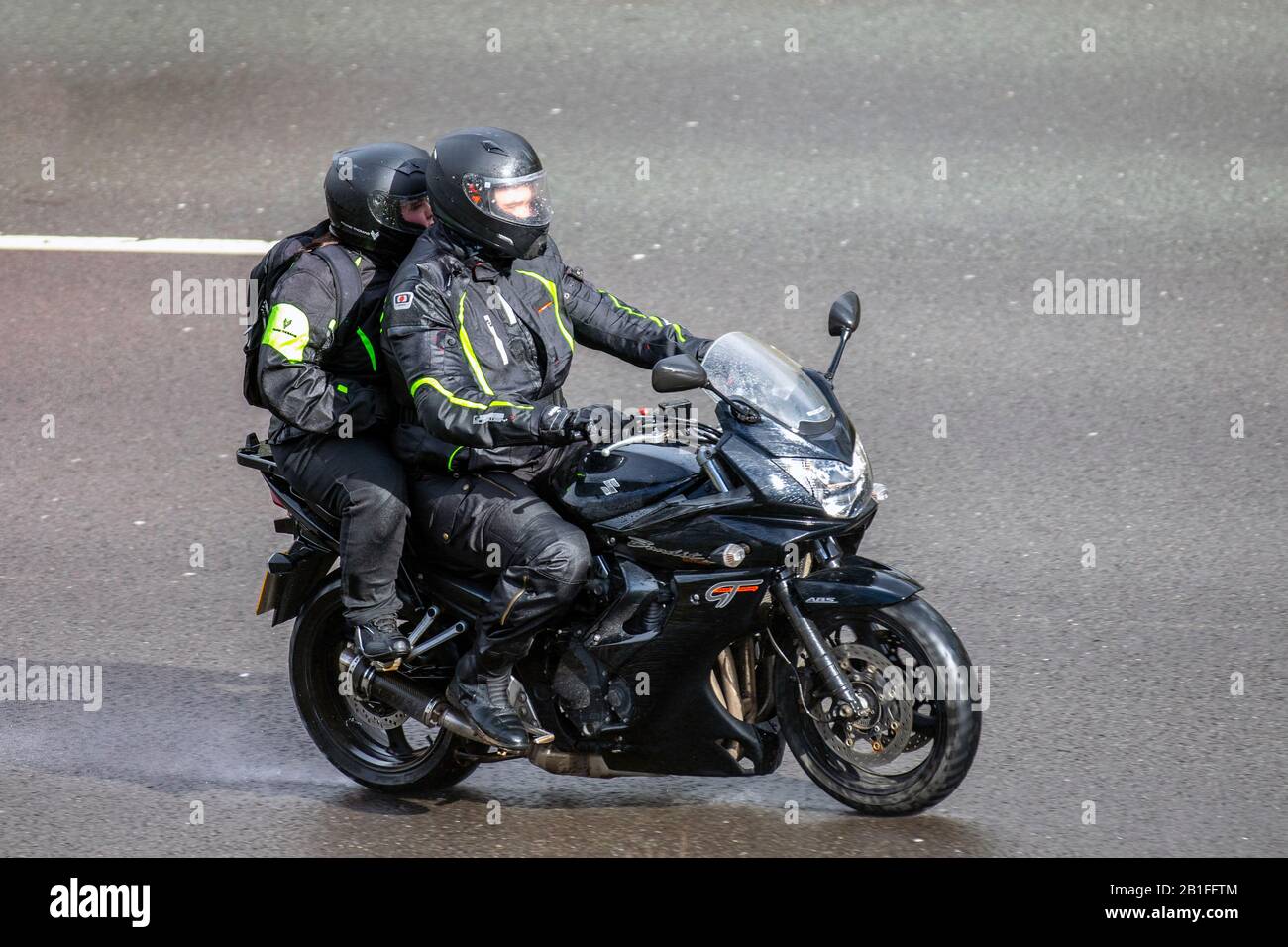 Suzuki GSF1250 Bandit moto viaggiando sull'autostrada m6, Chorley, Regno Unito Foto Stock