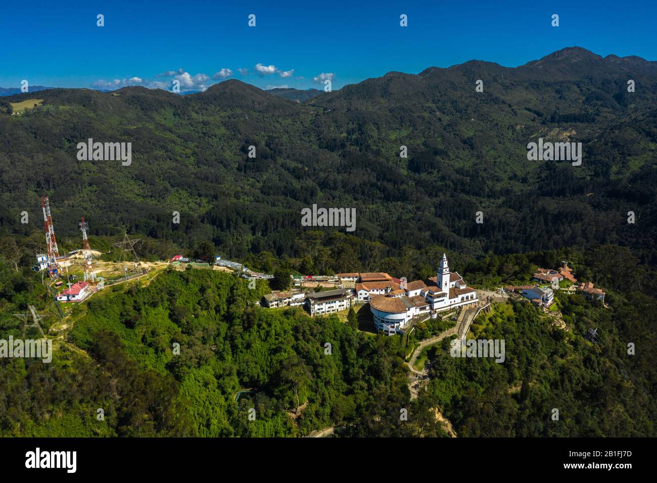 Veduta panoramica aerea della montagna di Montserrat in Colombia. Foto Stock