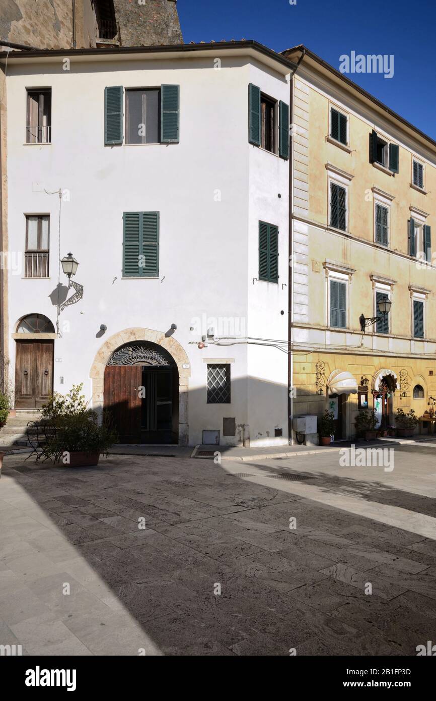 Vicolo nel centro storico di Pitigliano Toscana Italia Foto Stock
