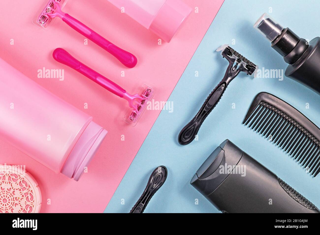Il concetto di tassazione di genere e stereotipi per i prodotti commercializzati verso le donne è più costoso di quelli commercializzati per gli uomini con vari rosa e nero Foto Stock