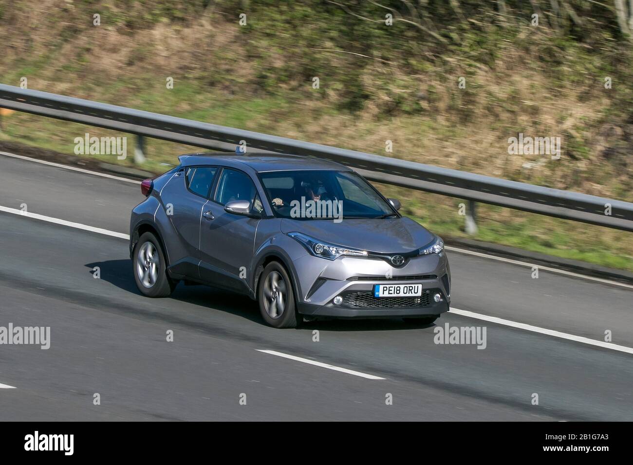Icona Toyota C-Hr 2019; guida sull'autostrada M6 vicino a Preston a Lancashire, Regno Unito Foto Stock