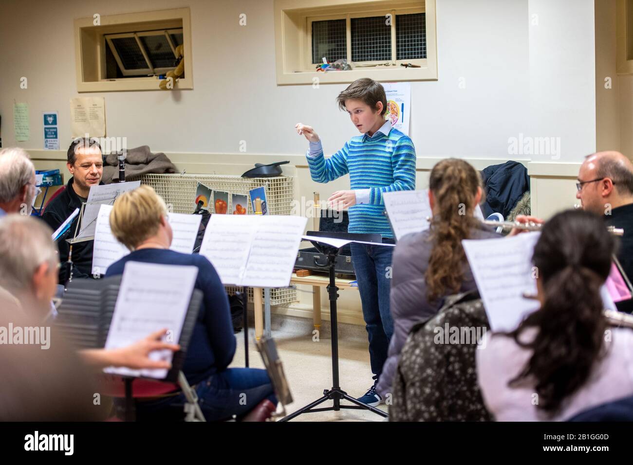 Viktor Seifert (12) ha partecipato a un concorso di composizione per scrivere una sinfonia (breve) per il 20° anniversario della British Wind Band Association. Foto Stock