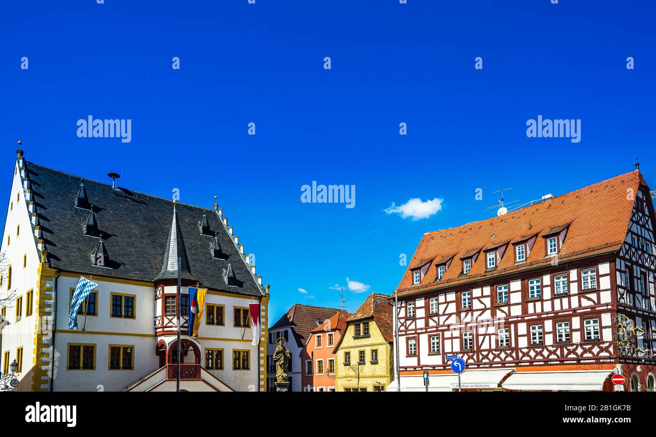 Vista sulla piazza del mercato di Volkach, piccola città in bassa Frankonia, Germania Foto Stock