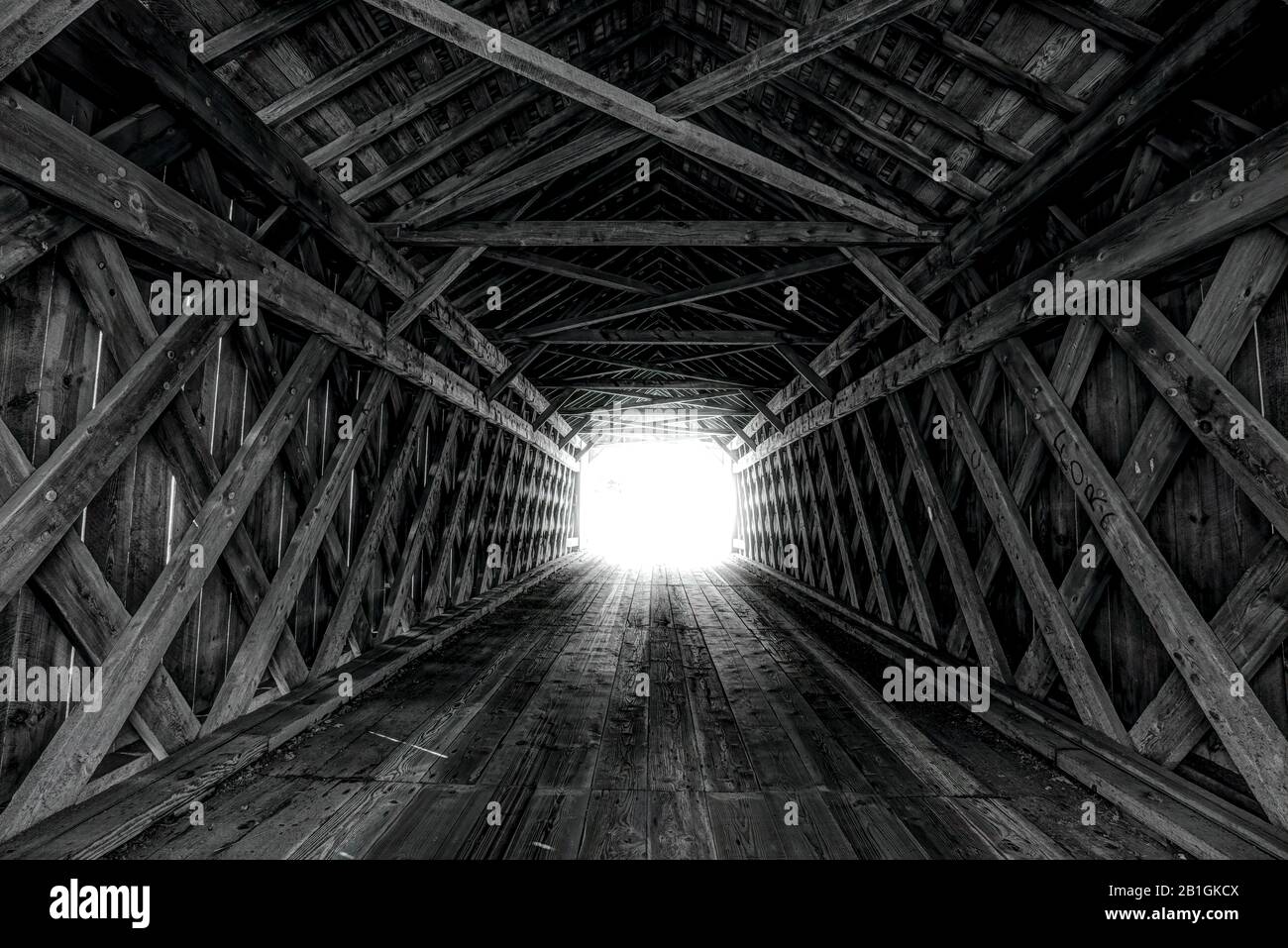 La luce alla fine del tunnel Foto Stock