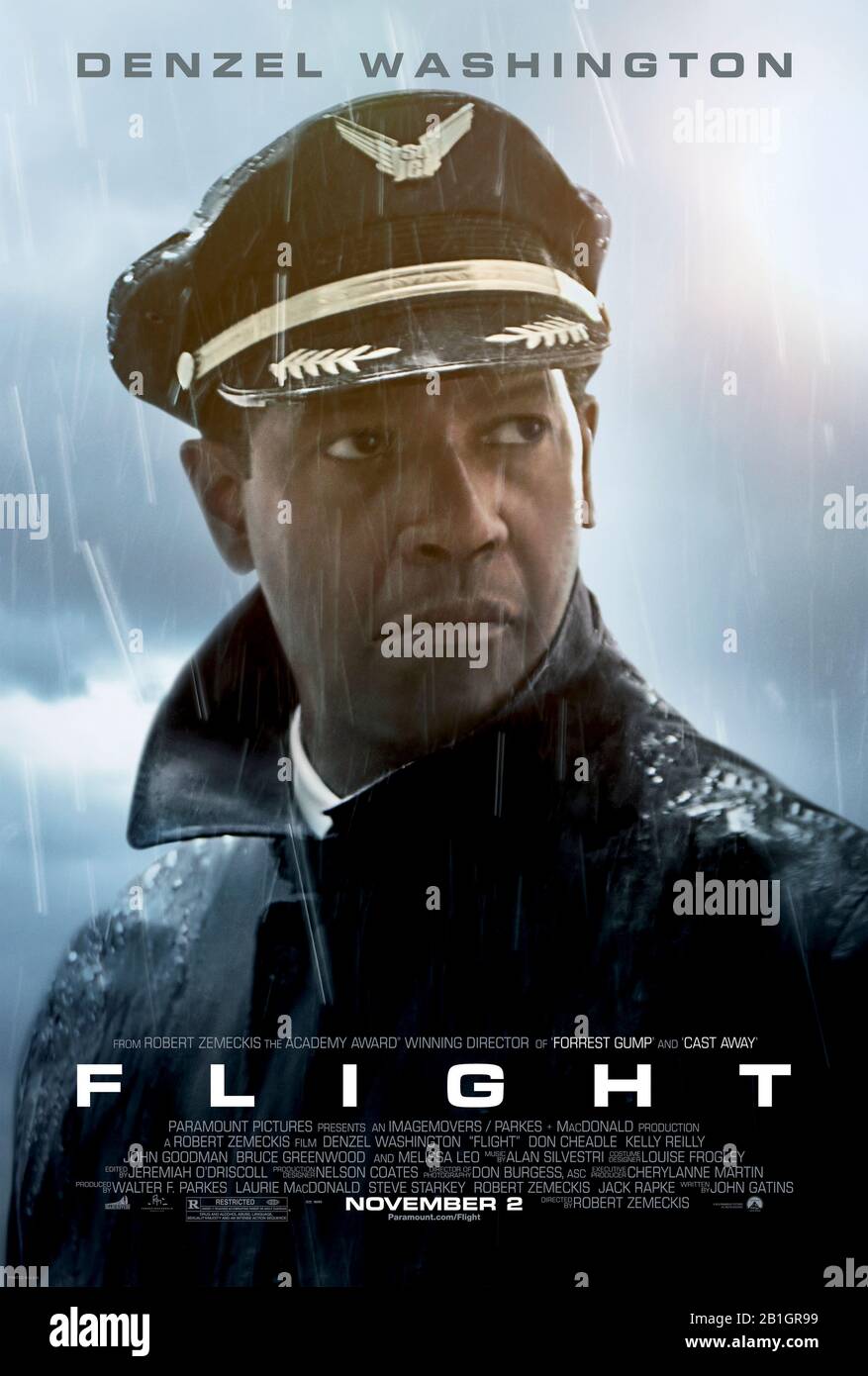 Volo (2012) diretto da Robert Zemeckis e con Denzel Washington, Nadine Velazquez e Don Cheadle. Un pilota aereo atterra con successo un aereo malfunzionante salvando tutti a bordo, ma la successiva indagine scopre che era sotto l'influenza. Foto Stock