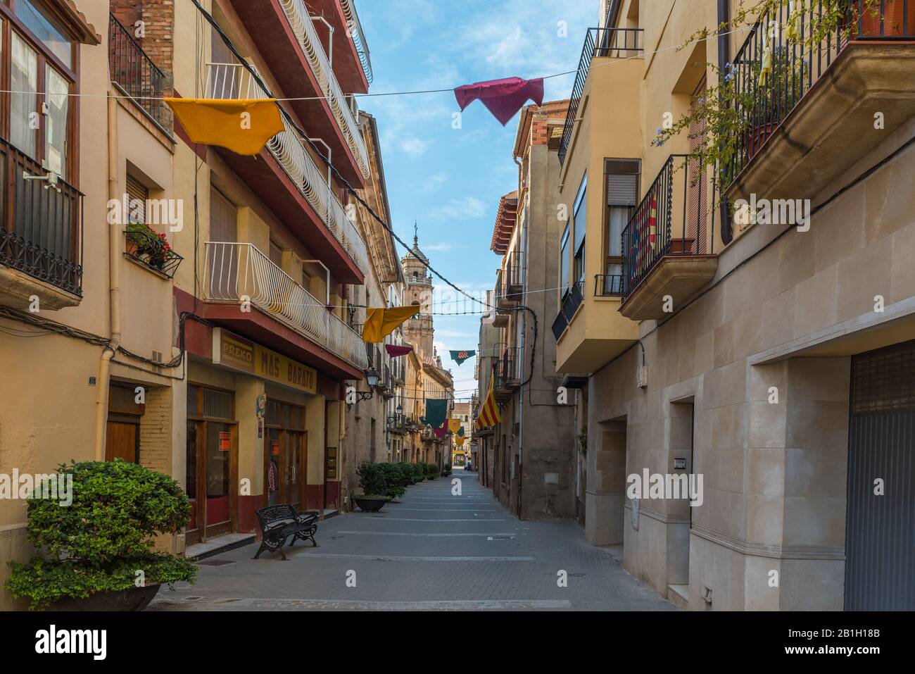 Gandesa, Spagna - 19 ottobre 2019: Vista sulla strada della città, Tarragona, Catalogna Foto Stock