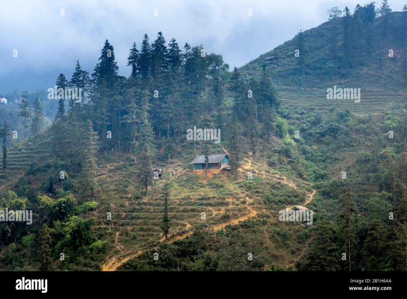 Bellissimo paesaggio del villaggio sulla montagna Hao Thao, un villaggio culturale highland a Sapa, provincia Lao Cai, Vietnam nord-occidentale. Foto Stock