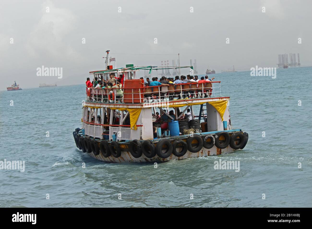 8 Settembre 2019, Mumbai, Maharashtra, India. Giro in barca al di fuori del Gateway of India Foto Stock