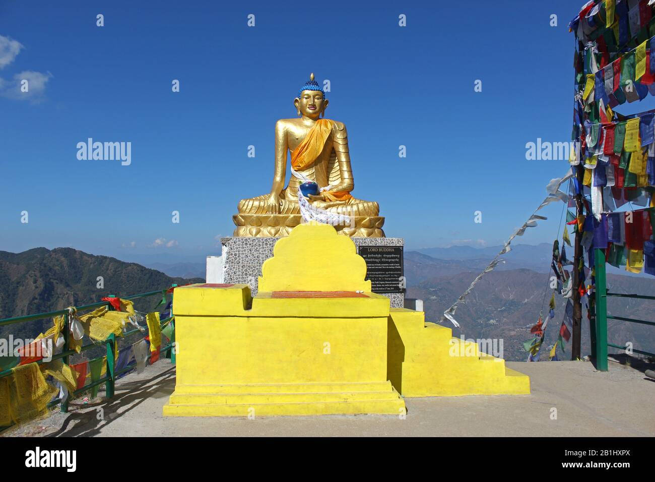 Grande statua di Buddha Signore, Dalai collina o Flaf collina, Mussoorie, Uttarakhand, India Foto Stock