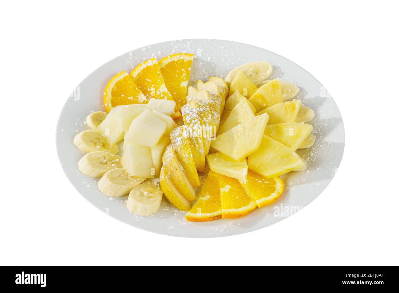 Piastra con altra frutta tagliata piastre isolate sfondo bianco, spolverati con zucchero a velo. Dessert per un menu in una caffetteria, ristorante, caffè sh Foto Stock