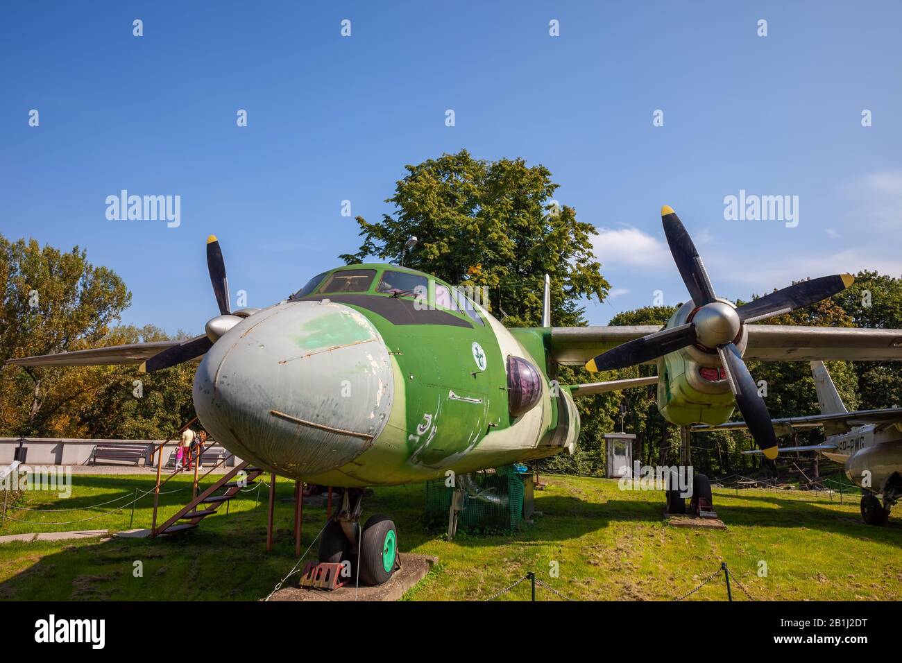 Antonov An-26 velivoli da trasporto civile e militare dell'Unione Sovietica nel Museo dell'Esercito Polacco di Varsavia, Polonia Foto Stock