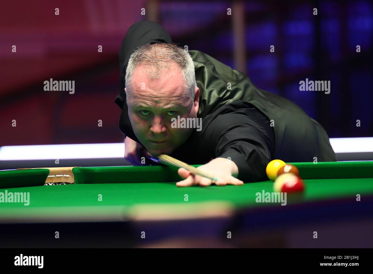 John Higgins of Scotland ha girato Graeme Dott of Scotland al primo round del 2020 Players Championship a Southport, Regno Unito, 25 febbraio 2020. John Higgins of Scotland sconfisse Graeme Dott of Scotland con 6-2. Foto Stock
