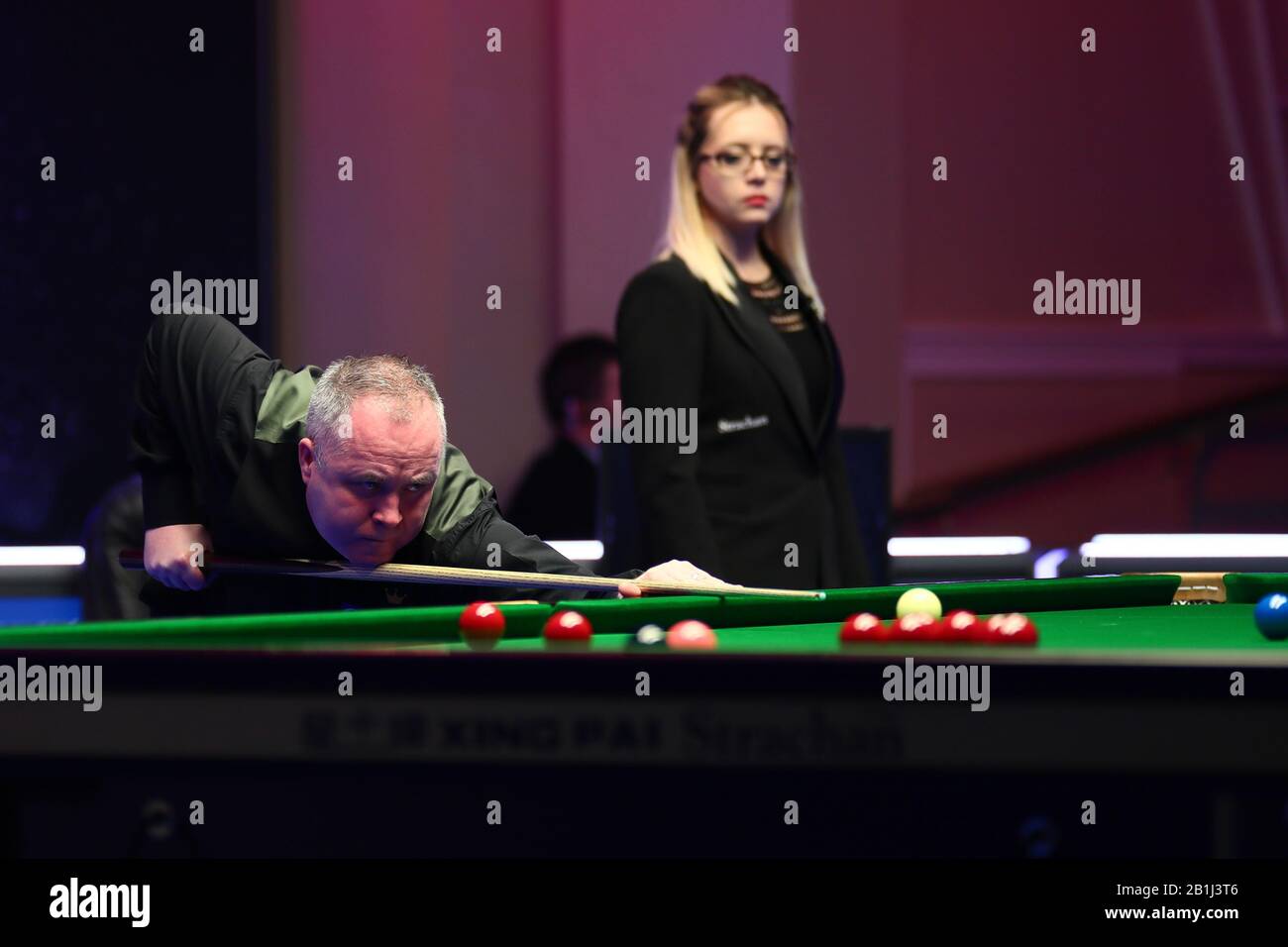 John Higgins of Scotland ha girato Graeme Dott of Scotland al primo round del 2020 Players Championship a Southport, Regno Unito, 25 febbraio 2020. John Higgins of Scotland sconfisse Graeme Dott of Scotland con 6-2. Foto Stock