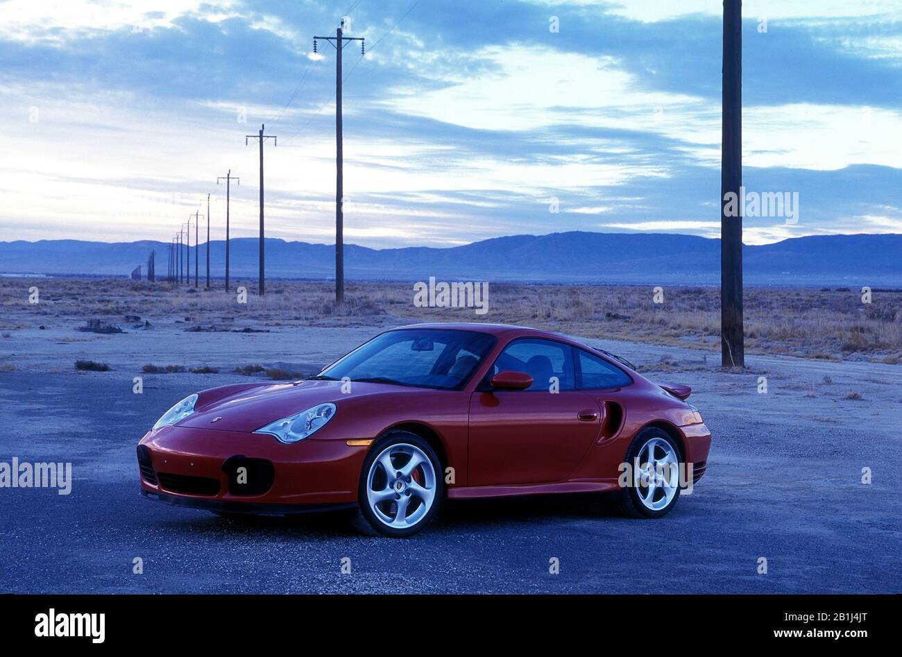 2001 Porsche 911(996) nel deserto di Mojave California USA Foto Stock