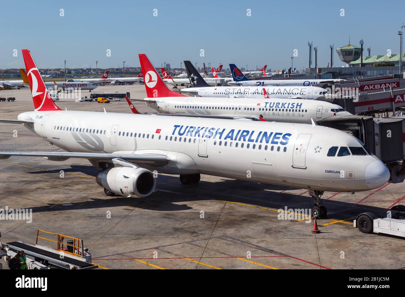 Istanbul, Turchia – 15 maggio 2014: Aeromobile Airbus A321 della Turkish Airlines all'aeroporto Ataturk di Istanbul (IST) in Turchia. Foto Stock