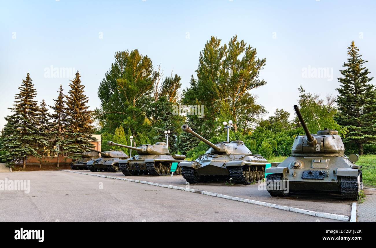 Carri armati sovietici nel Parco della Vittoria a Saratov, Russia Foto Stock